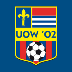 Clublogo met een voetbal van UOW 02